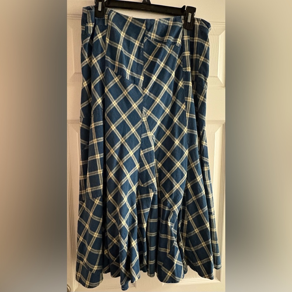Ralph Lauren Navy & Cream Skirt SIZE 10 FIT AND FLARE MIDI LENGTH LIKE NEW!!!!